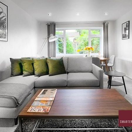 Sunninghill Village - 2 Bed - Parking And Garden Ascot  Exteriér fotografie