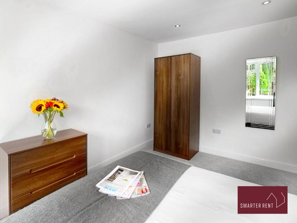 Sunninghill Village - 2 Bed - Parking And Garden Ascot  Exteriér fotografie