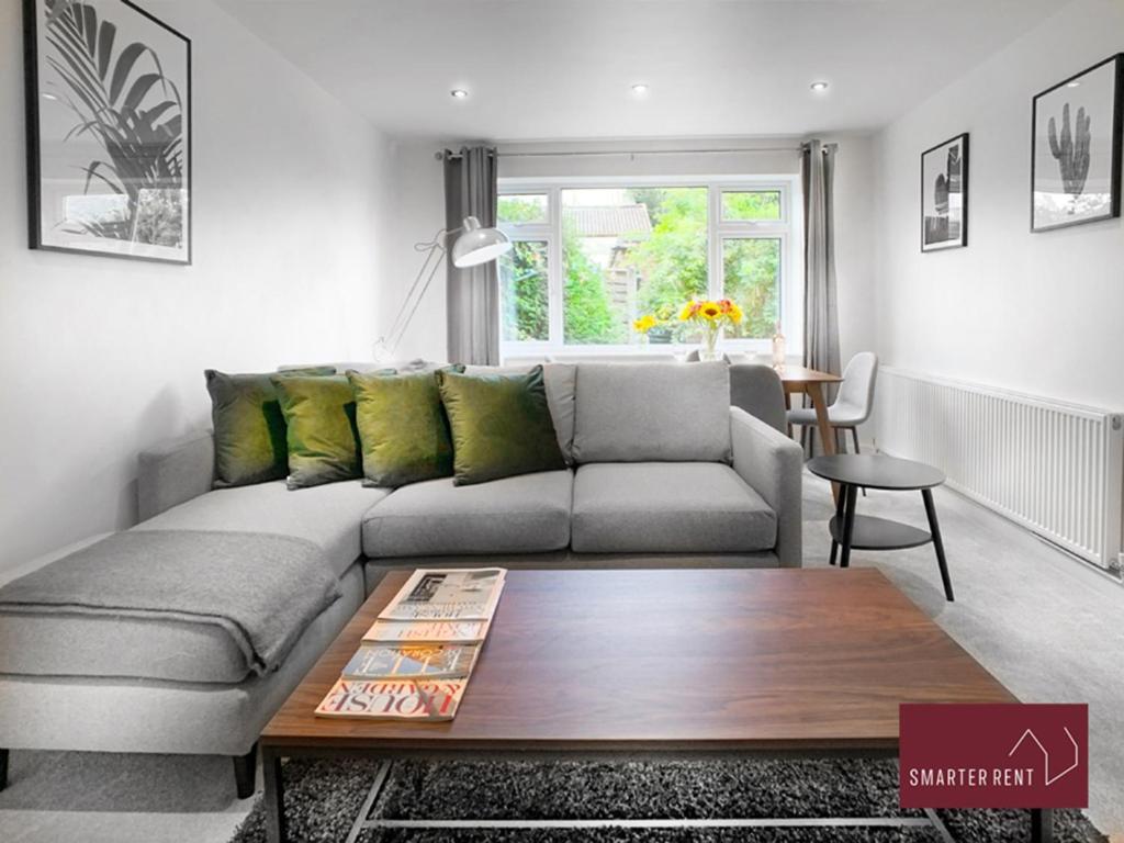 Sunninghill Village - 2 Bed - Parking And Garden Ascot  Exteriér fotografie