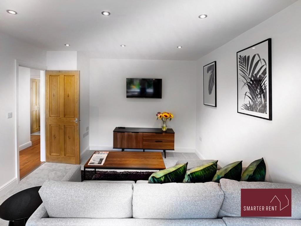 Sunninghill Village - 2 Bed - Parking And Garden Ascot  Exteriér fotografie