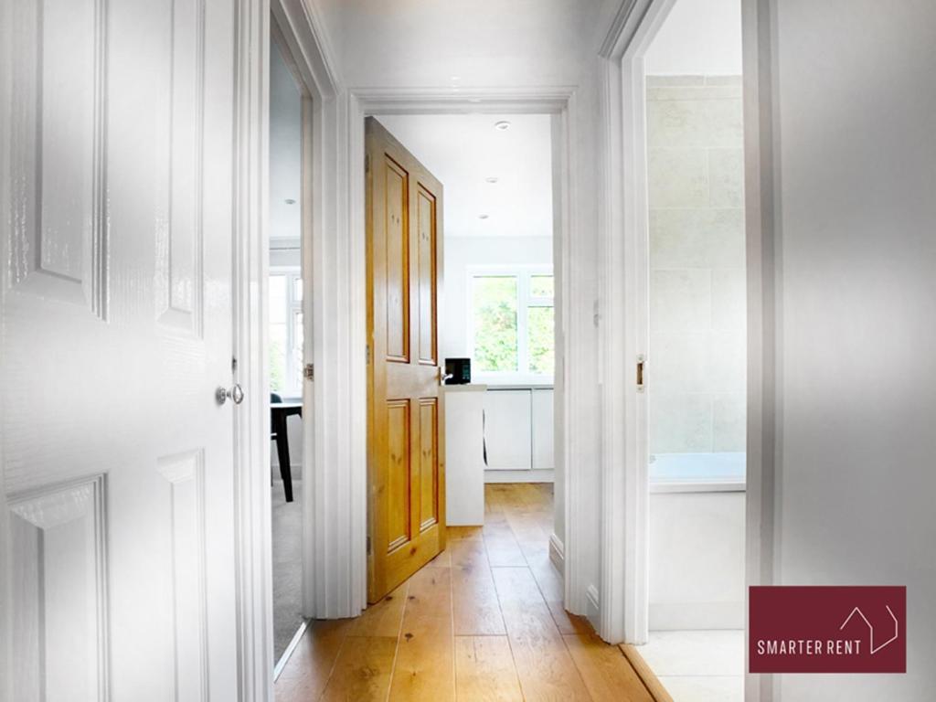 Sunninghill Village - 2 Bed - Parking And Garden Ascot  Exteriér fotografie