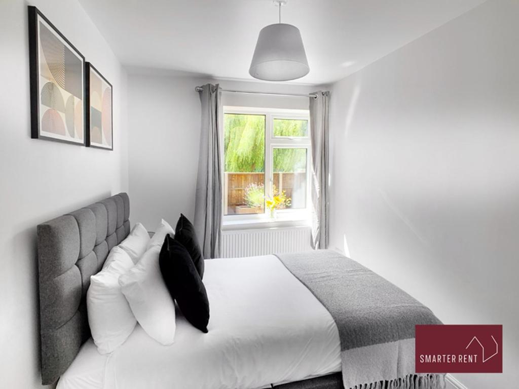 Sunninghill Village - 2 Bed - Parking And Garden Ascot  Exteriér fotografie