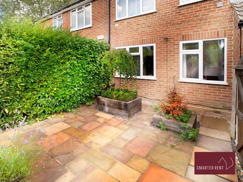 Sunninghill Village - 2 Bed - Parking And Garden Ascot  Exteriér fotografie